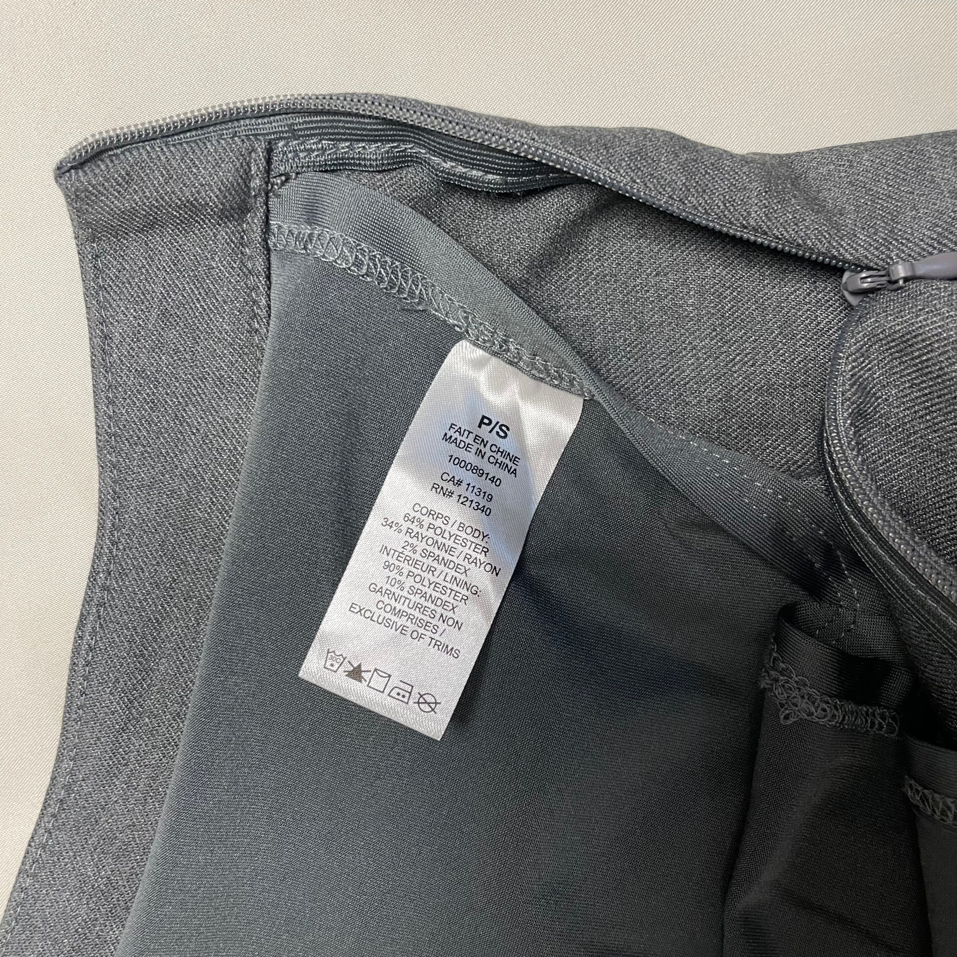 gray pleated mini skort S