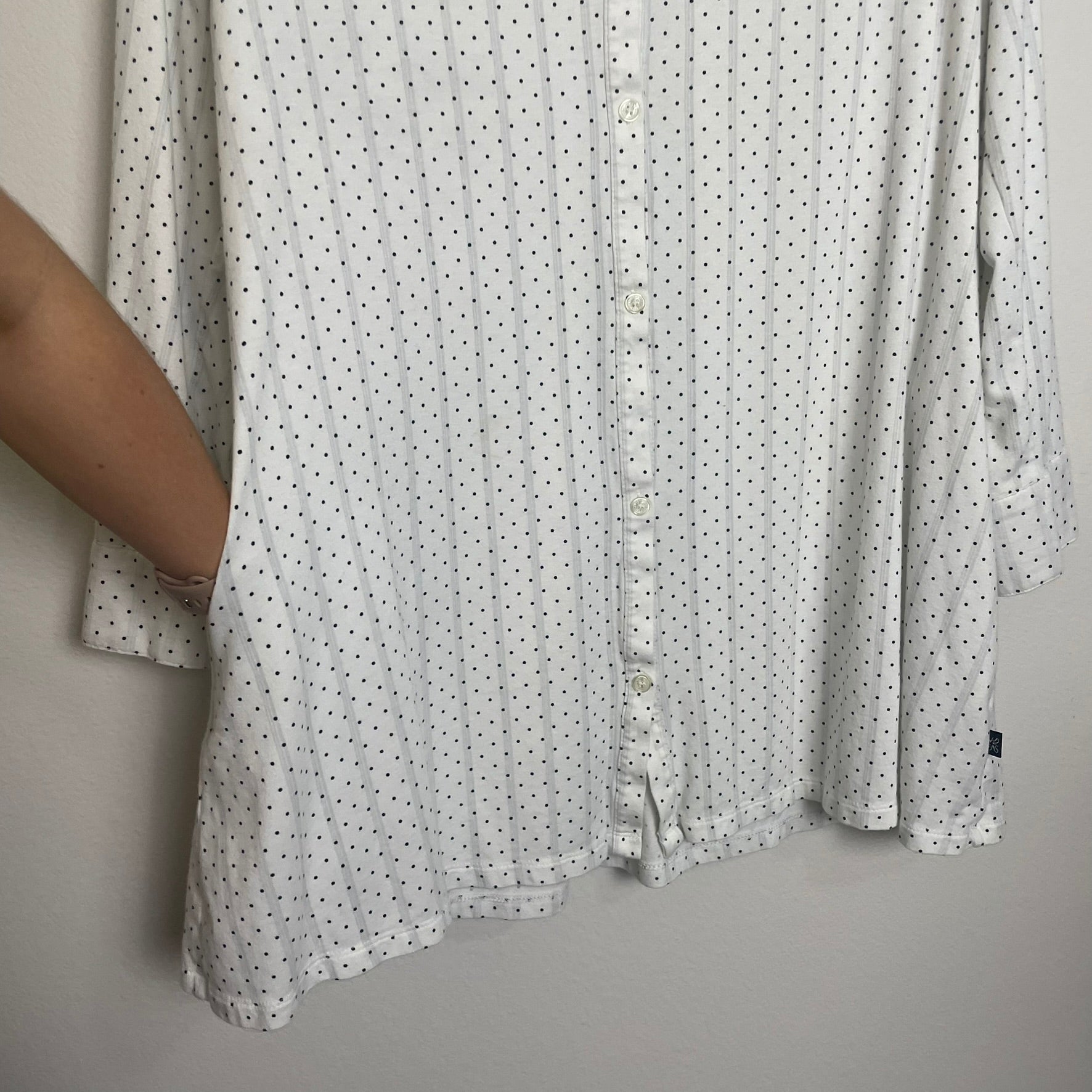 vera wang button up sleep shirt M