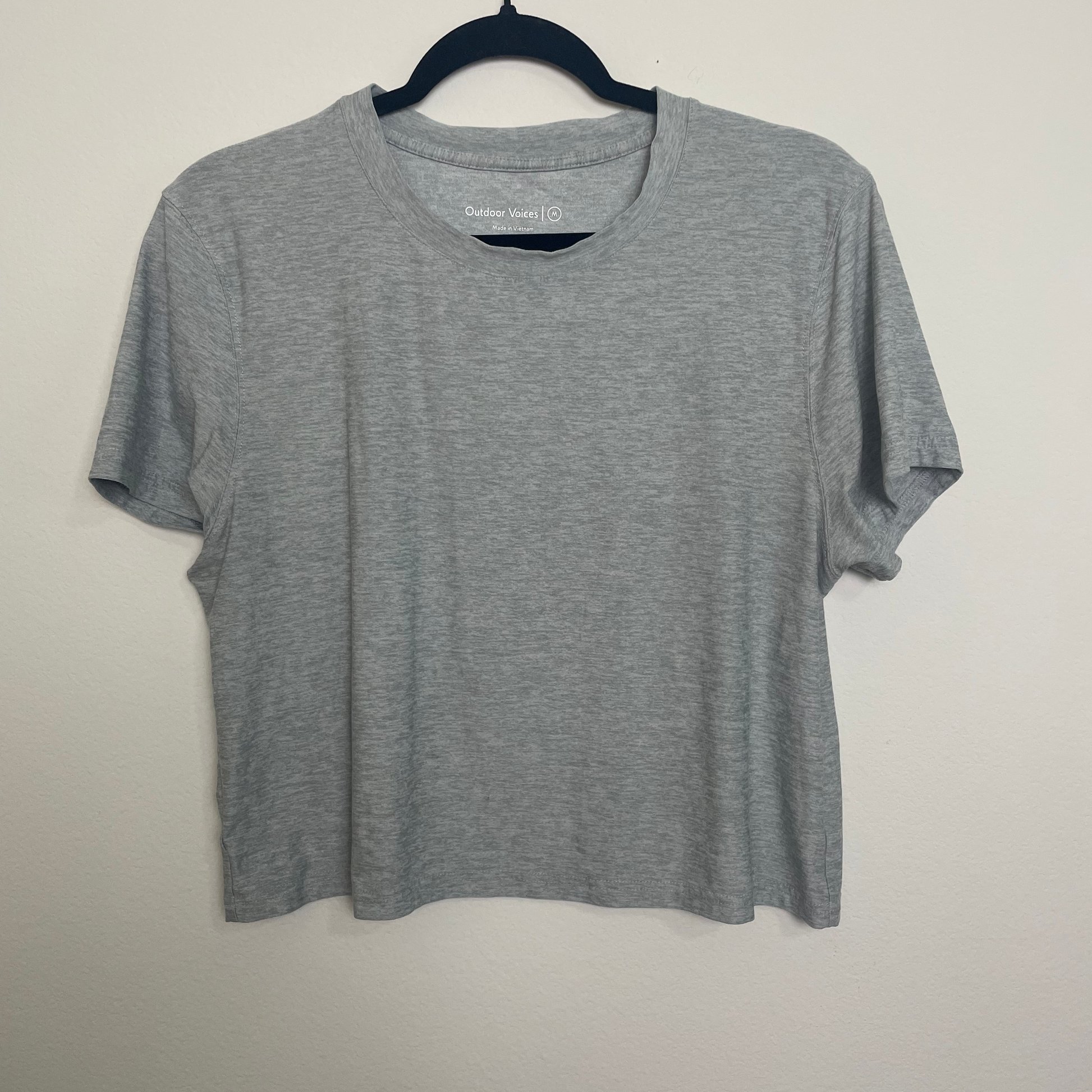 outdoor voices soft grey tee M