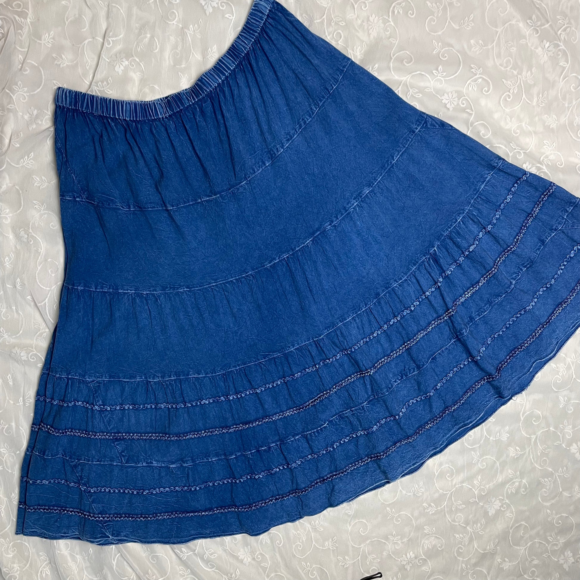 rayon skirt sz L