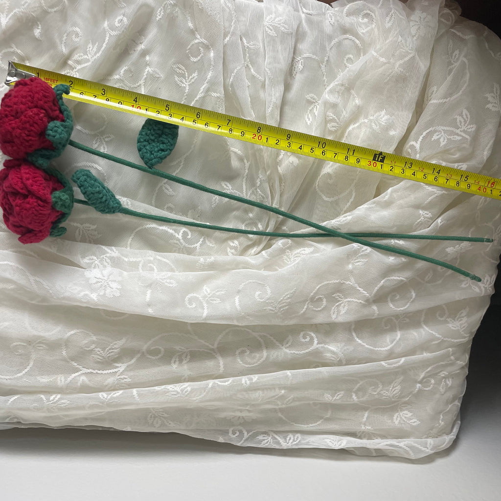 crochet red roses (2) w/ vase
